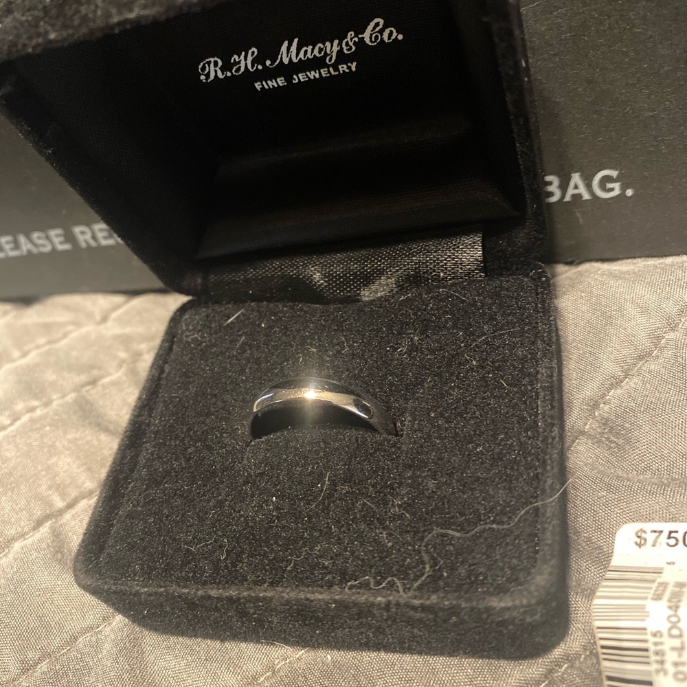 Men’s ring
